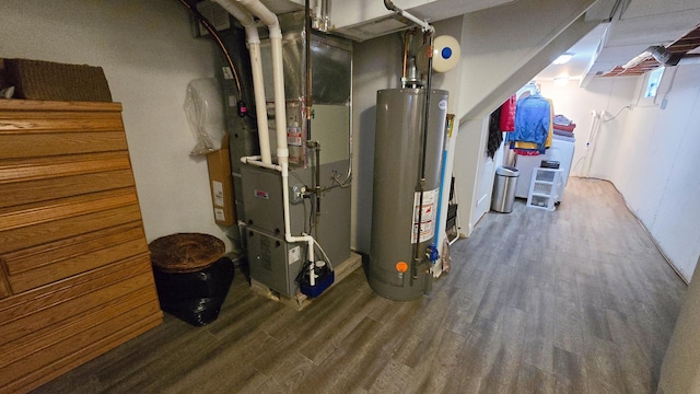 959 E 166th St, South Holland, IL 60473 - utility room with water heater and heating unit