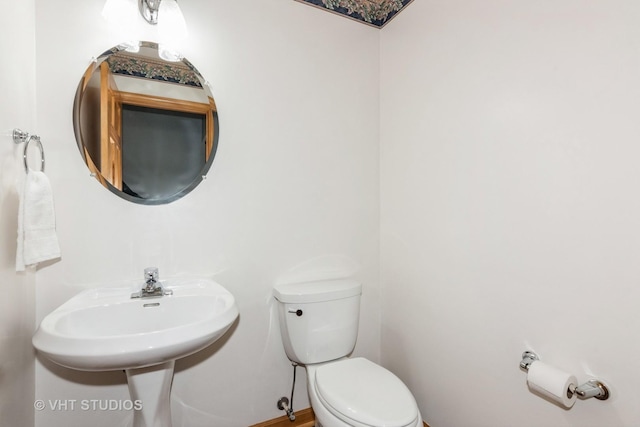 1754 Landreth Ct, Aurora, IL 60504 - half bathroom featuring toilet