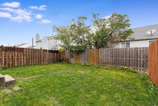 611 Cedar Ct, Romeoville, IL 60446 - view of yard with a fenced backyard