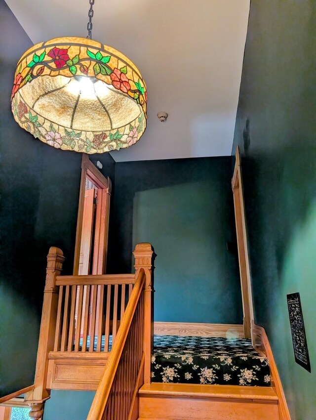 907 W Church St, Champaign, IL 61821 - view of staircase