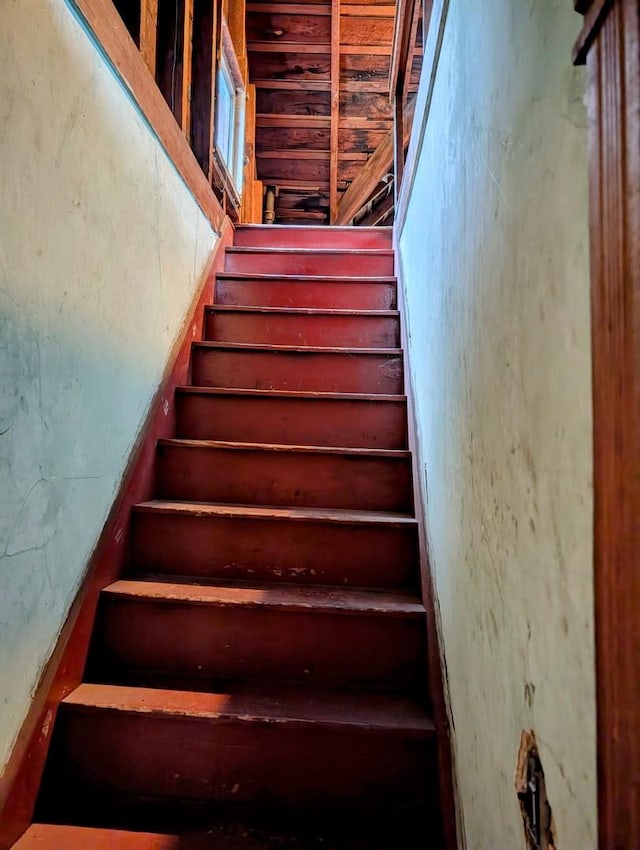 907 W Church St, Champaign, IL 61821 - view of staircase