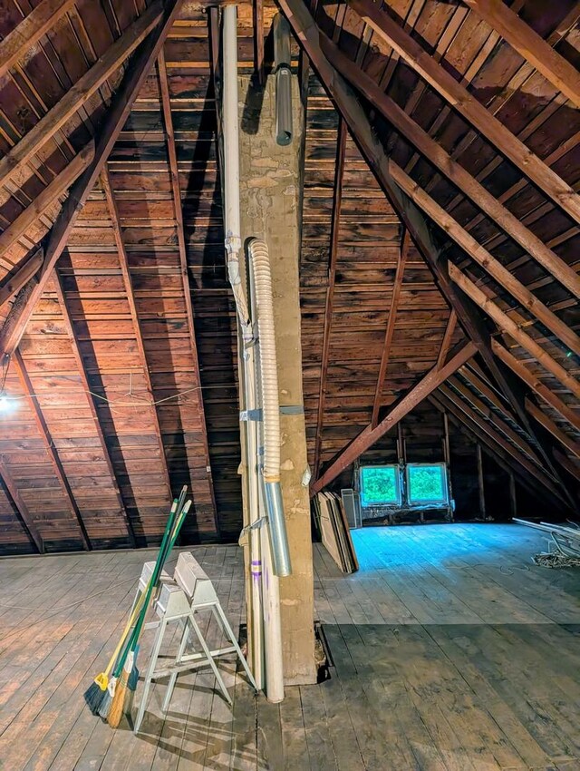 907 W Church St, Champaign, IL 61821 - view of attic