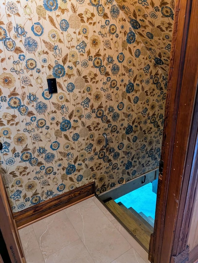 907 W Church St, Champaign, IL 61821 - view of bathroom