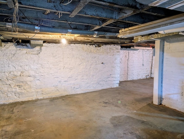 907 W Church St, Champaign, IL 61821
