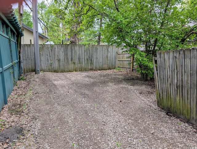 907 W Church St, Champaign, IL 61821 - view of fenced backyard