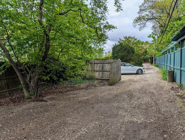 907 W Church St, Champaign, IL 61821 - view of yard