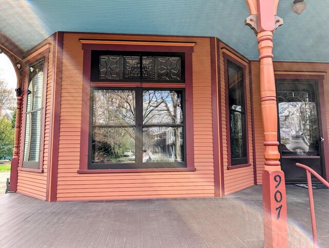 907 W Church St, Champaign, IL 61821 - view of side of property with covered porch
