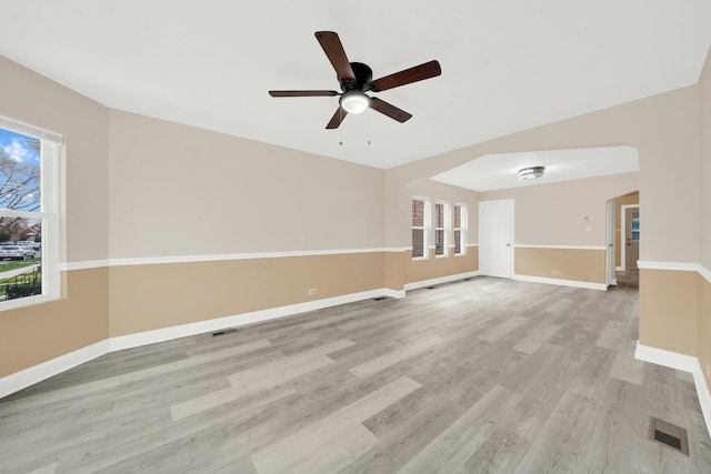 3435 W 71st Pl, Chicago, IL 60629 - unfurnished room featuring visible vents, a ceiling fan, light wood-style flooring, and baseboards