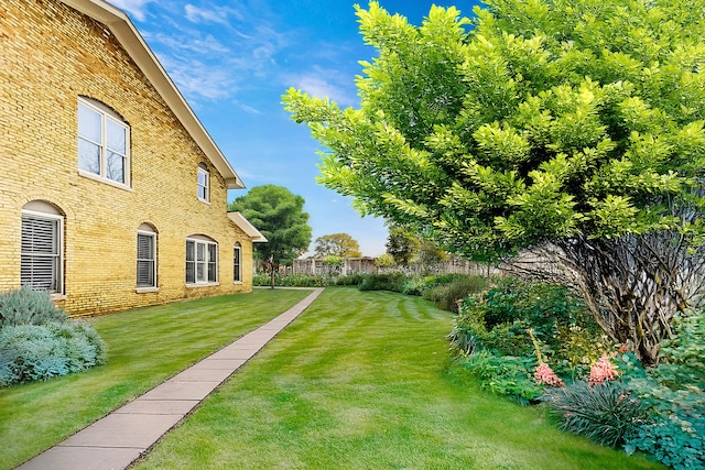 27 Rienzi Ln, Highwood, IL 60040 - view of yard
