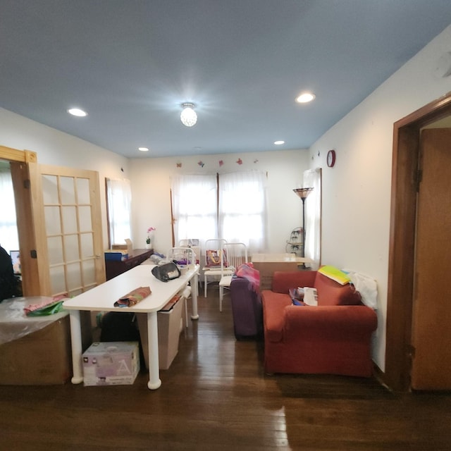 14951 Riverside Dr, South Holland, IL 60473 - living area with wood finished floors and recessed lighting