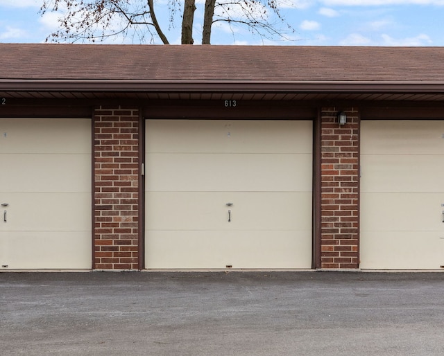 6443 Oak Forest Ave Unit 1W, Tinley Park, IL 60477 - view of garage