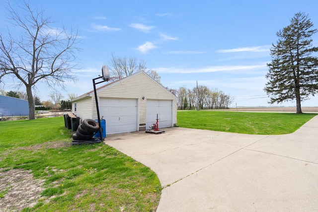 view of detached garage