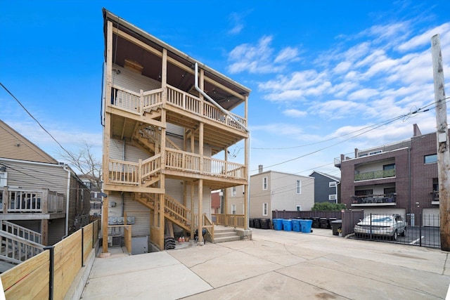 3246 S Normal Ave, Chicago, IL 60616 - back of house with a balcony