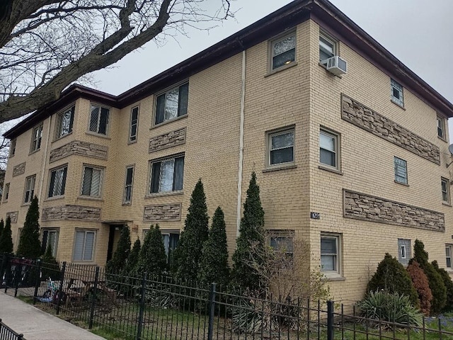 4258 W Lawrence Ave Unit 3W, Chicago, IL 60630 - photo 1