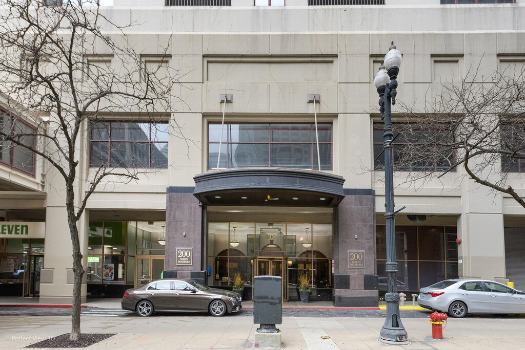 200 N Dearborn St Unit 2105, Chicago, IL 60601 - photo 1