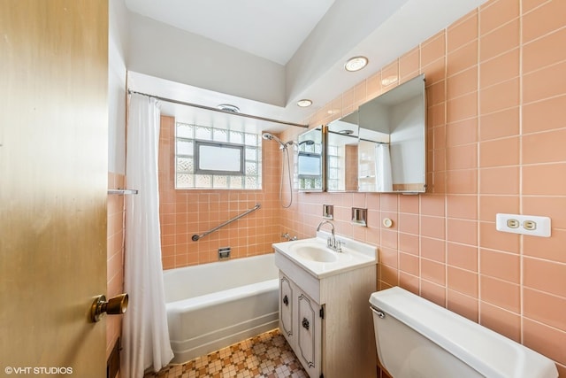 4547 Howard St, Skokie, IL 60076 - photo 11
