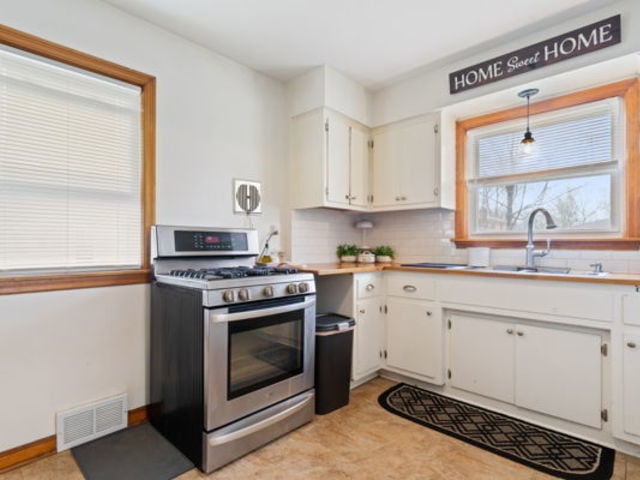 18532 Morris Ave, Homewood, IL 60430 - photo 10