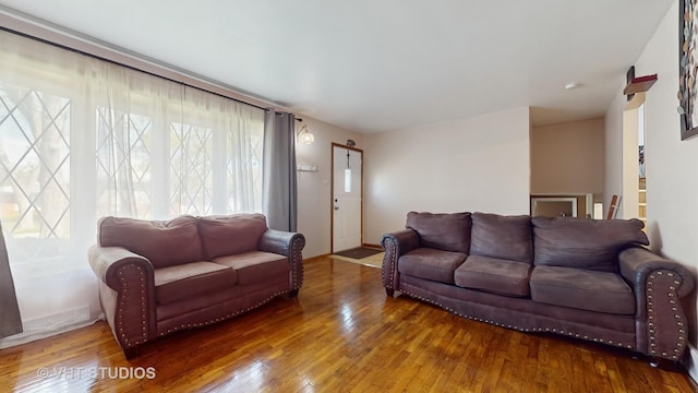 9125 W 144th Pl, Orland Park, IL 60462 - living area with hardwood / wood-style floors and baseboards