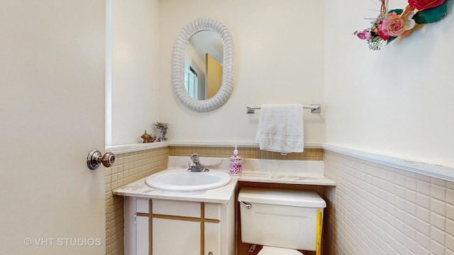 270 Concord Dr, Melrose Park, IL 60160 - bathroom featuring vanity and toilet