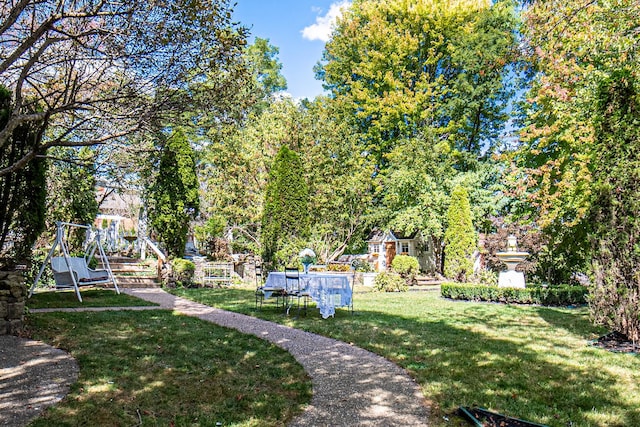105 S High St, Galena, IL 61036 - view of property's community featuring a yard