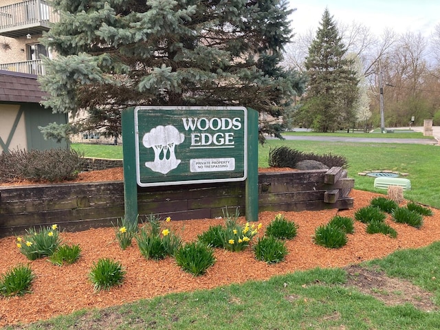 9178 S Rd E Unit D, Palos Hills, IL 60465 - community / neighborhood sign featuring a lawn
