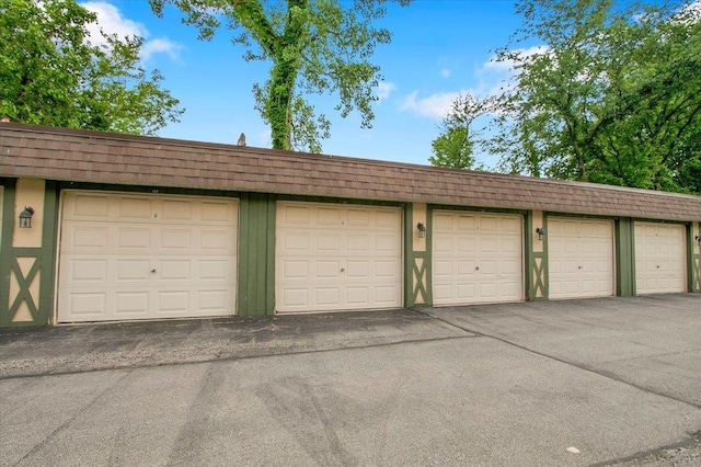 9178 S Rd E Unit D, Palos Hills, IL 60465 - view of garage