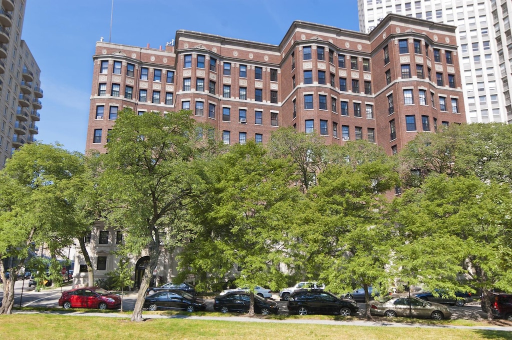 2600 N Lakeview Ave Unit 7E, Chicago, IL 60614 - photo 1