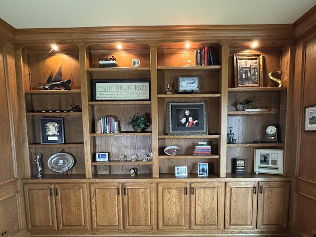 interior details featuring built in shelves