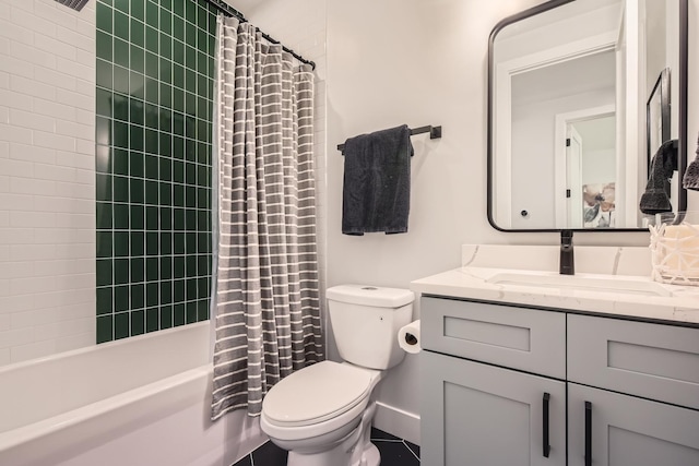 1462 W Winnemac Ave Unit 2, Chicago, IL 60640 - full bathroom featuring shower / bath combination with curtain, toilet, and vanity