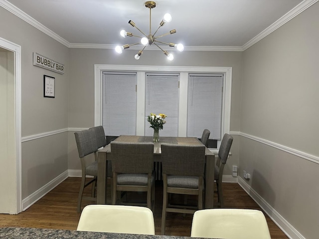 dining area featuring an inviting chandelier, ornamental molding, dark wood-style flooring, and baseboards
