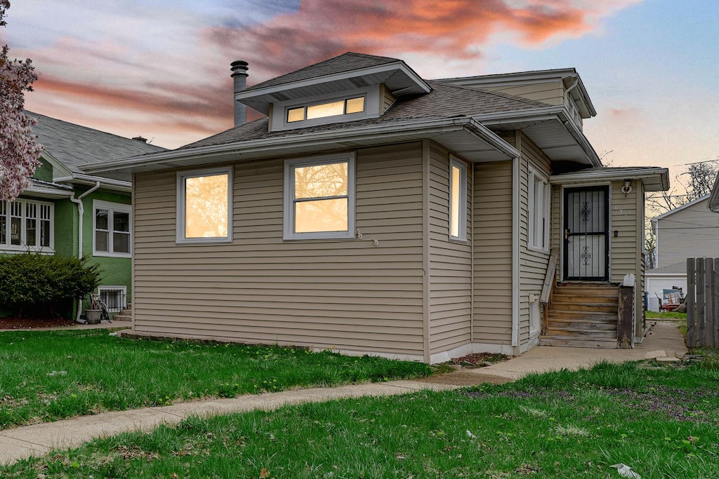 637 S 16th Ave, Maywood, IL 60153 - photo 1