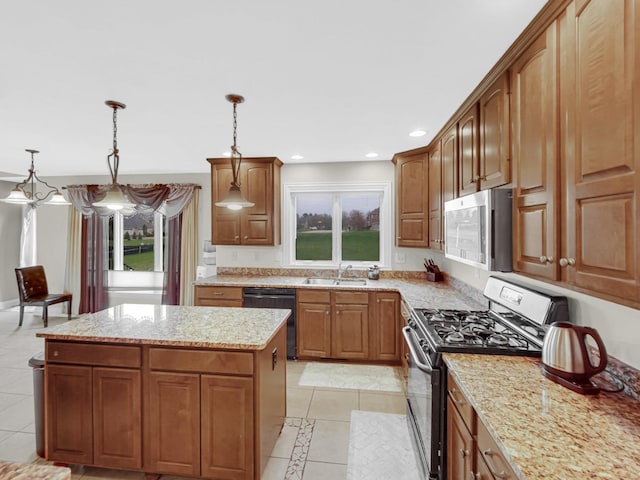 921 Tivoli Dr, Rockford, IL 61107 - photo 5