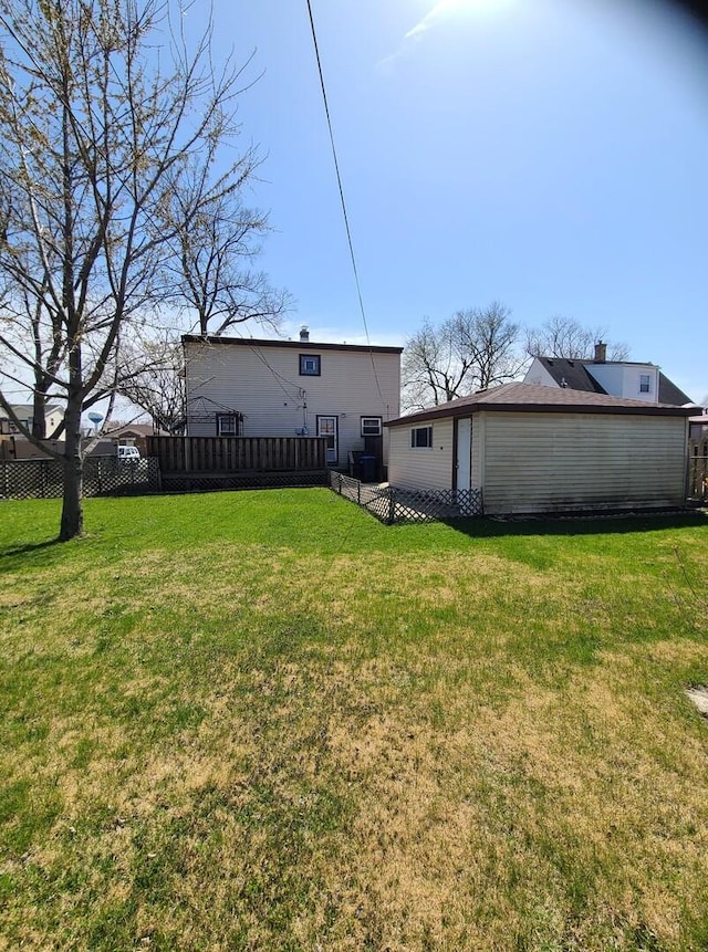 128 Whitehall Ave, Northlake, IL 60164 - view of yard with fence