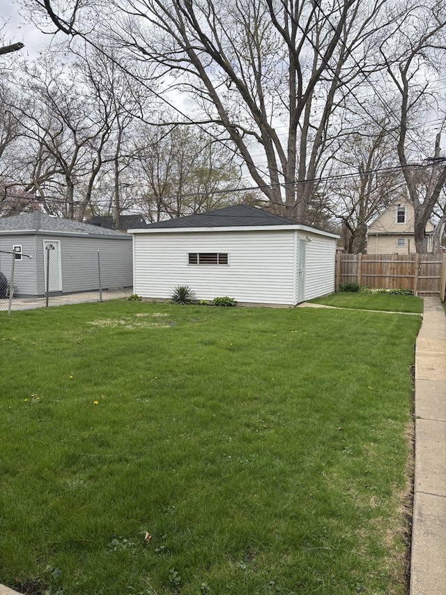 12449 S Union Ave, Chicago, IL 60628 - view of yard with fence