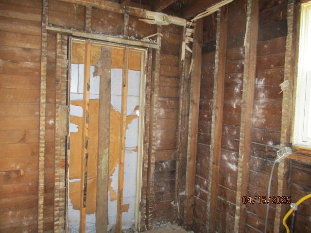 618 Napoleon St, Rockford, IL 61103 - view of miscellaneous room