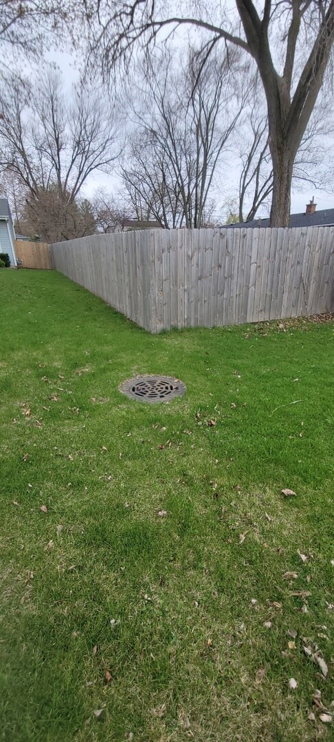 27W543 Wilbur Ave, Warrenville, IL 60555