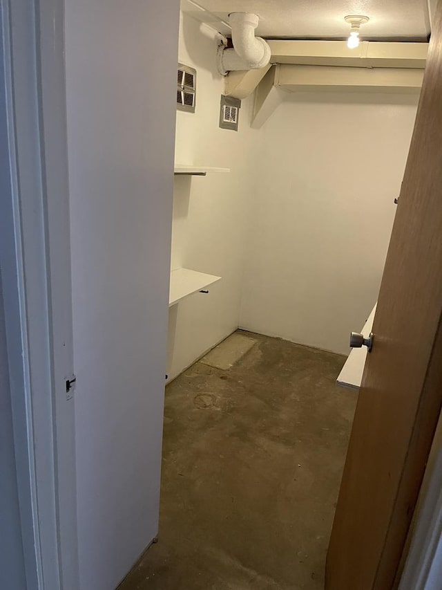 5517 S Dorchester Ave, Chicago, IL 60637 - view of walk in closet