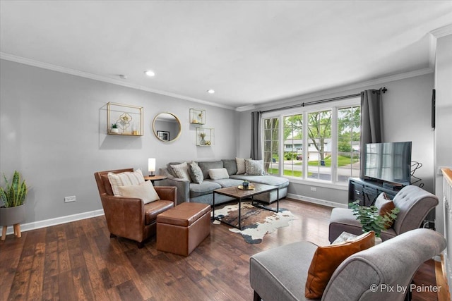 537 71st St, Darien, IL 60561 - living area featuring ornamental molding, wood finished floors, and recessed lighting