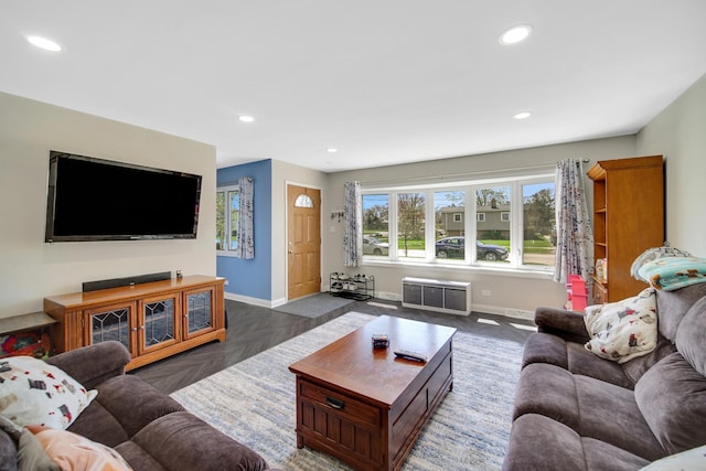 410 Dorothy Dr, Des Plaines, IL 60016 - living area with recessed lighting and baseboards