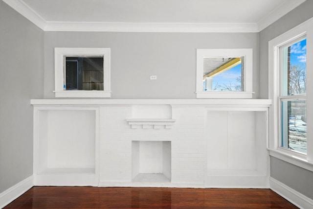 8045 S Escanaba Ave, Chicago, IL 60617 - interior details with wood finished floors, crown molding, and baseboards