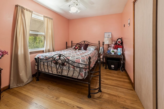 6141 W 35th St, Cicero, IL 60804 - bedroom with wood finished floors and ceiling fan