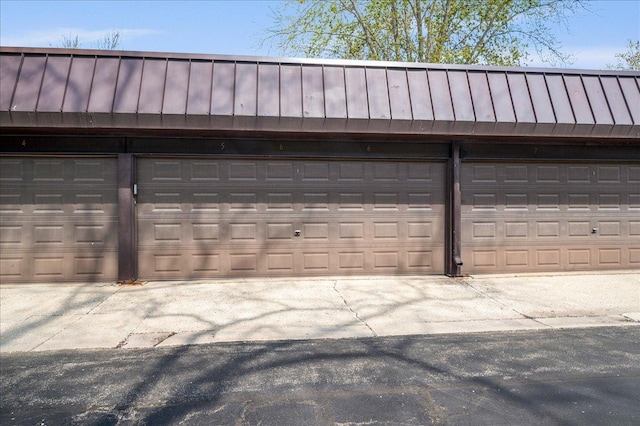 1053 W Ogden Ave Unit 350, Naperville, IL 60563 - view of garage