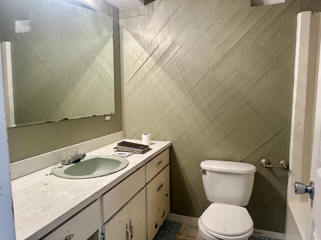 748 Marcy St, Ottawa, IL 61350 - bathroom with toilet and vanity