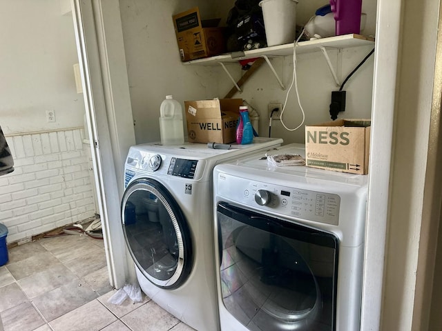 748 Marcy St, Ottawa, IL 61350 - laundry room featuring washer and dryer and laundry area