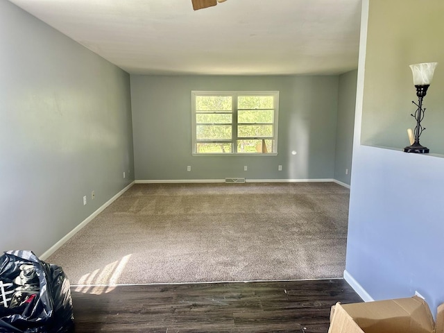 748 Marcy St, Ottawa, IL 61350 - carpeted empty room featuring baseboards and visible vents