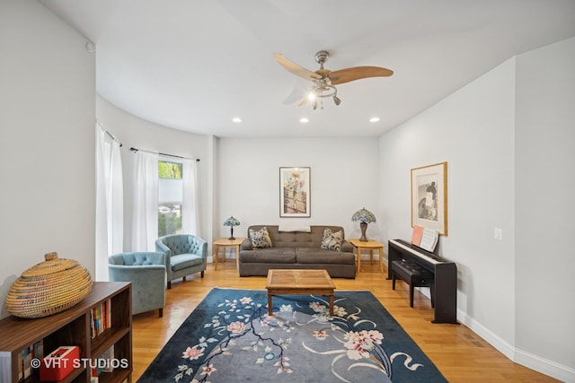 6122 S Greenwood Ave Unit 1S, Chicago, IL 60637 - living room featuring a ceiling fan, light wood finished floors, recessed lighting, and baseboards