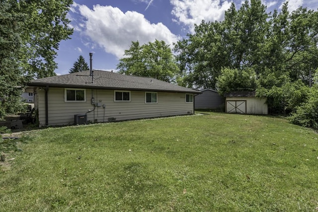 2302 Honeysuckle Ct, Lindenhurst, IL 60046 - photo 26