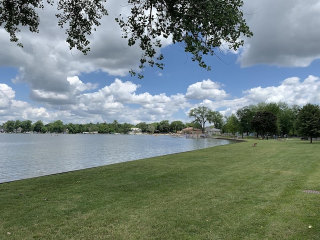 10465 Red Leaf Cir, Lakewood, IL 60014