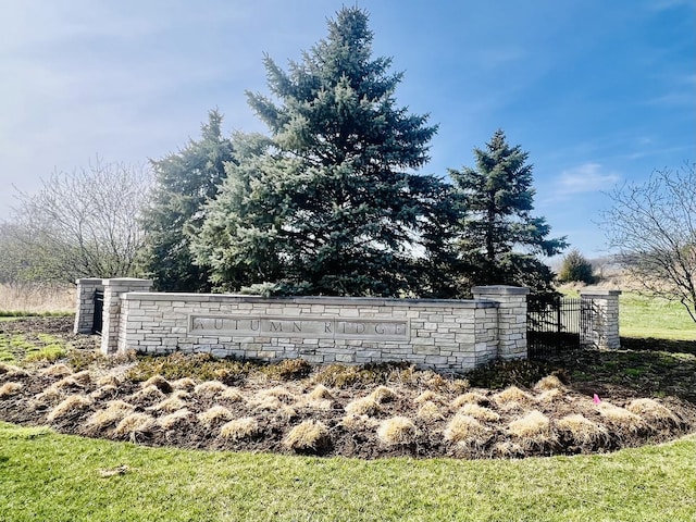 10465 Red Leaf Cir, Lakewood, IL 60014
