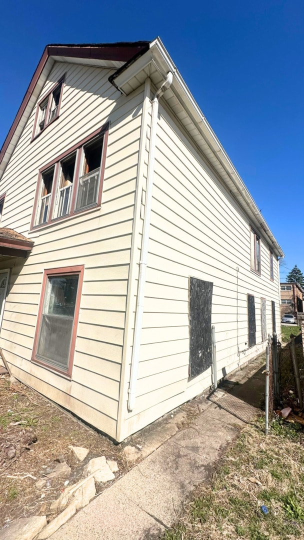 view of property exterior